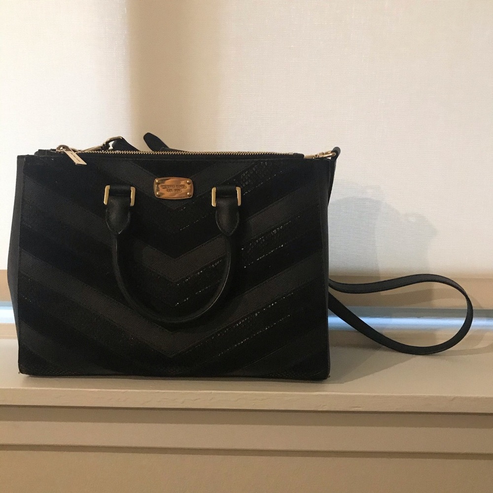 Black Michael Kors Medium Purse